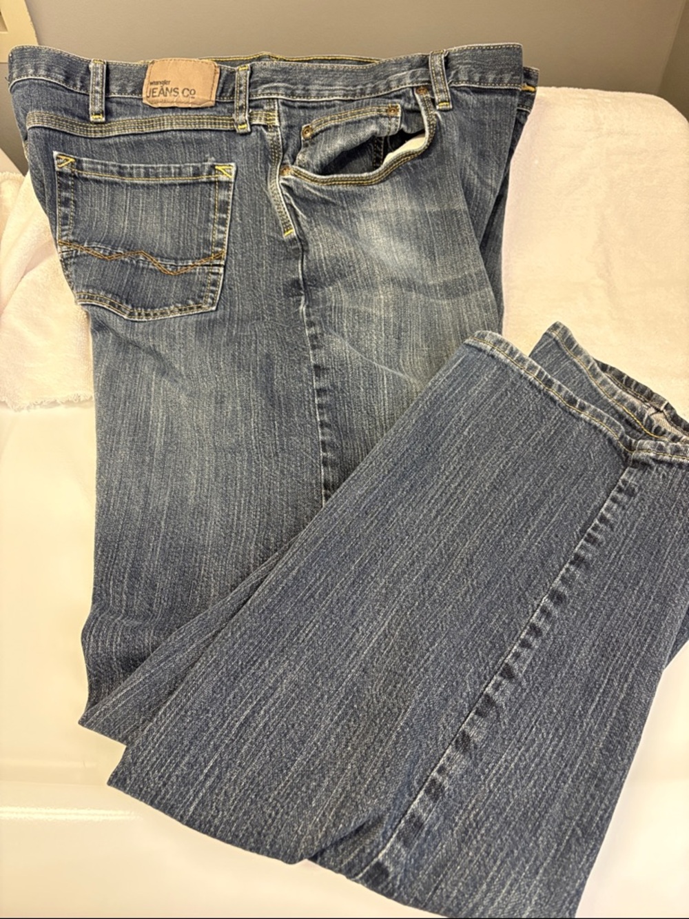 Wrangler Men's Blue Bootcut Jeans